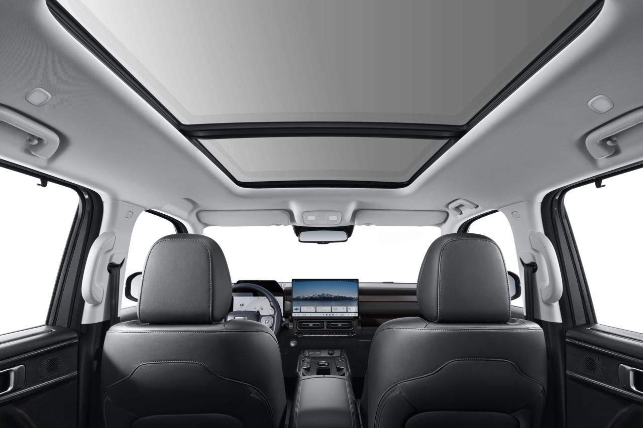 Haval H7 cabin — second-row view of the panoramic sunroof