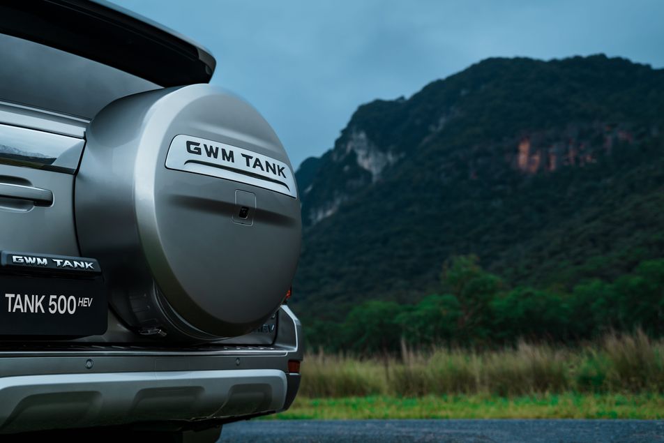 Tank 500 PHEV in Onyx Silver — detail